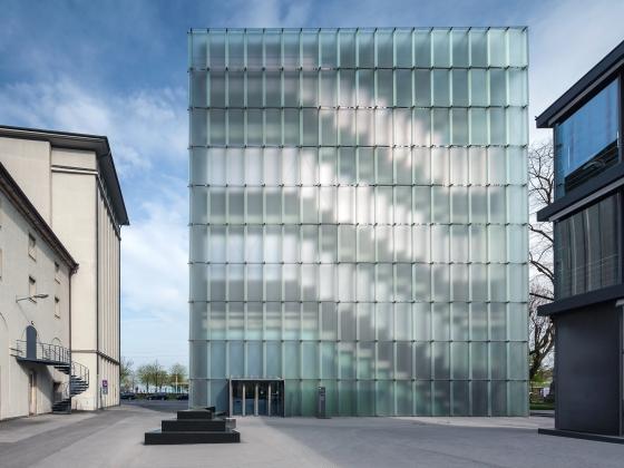 Kunsthaus Bregenz, a monolith made out of glas and concrete, a space for contemporary art