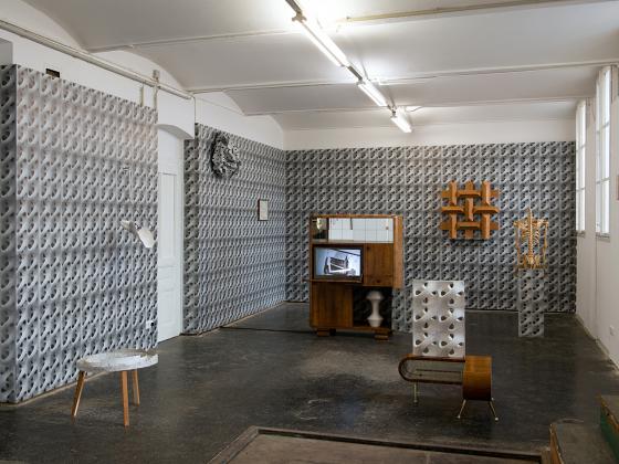 Clubclub_Interieur_A Tribute To Erwin Hauer