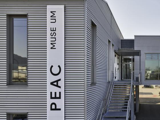 Außenansicht des PEAC Museums