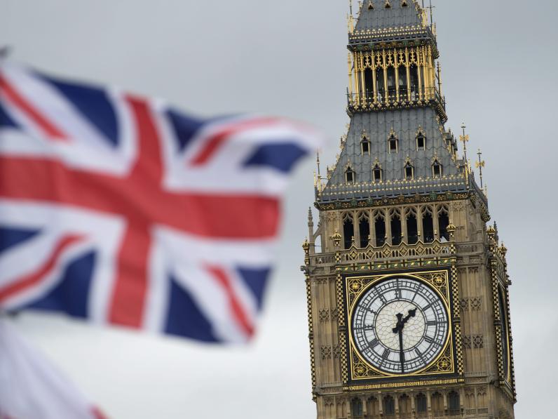 Big Ben in London mit Union Jack