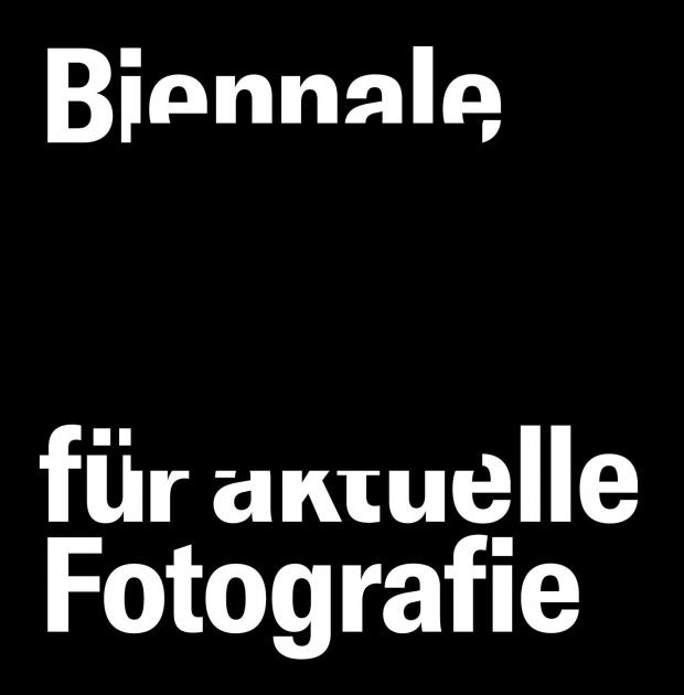 Logo der Biennale für aktuelle Fotografie