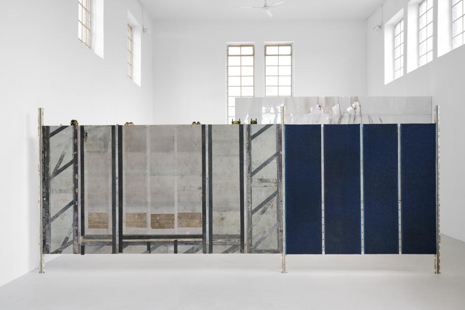 Michail Pirgelis - Agnes Mountain 2022, 231 x 558 x 20cm - Soloexhibition, title: Ephemera