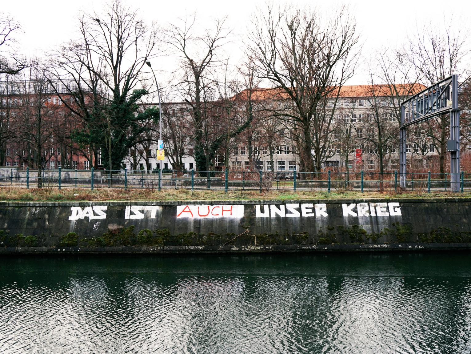 Korrigierte Version des Graffiti, Schöneberger Ufer, Berlin, 2023
