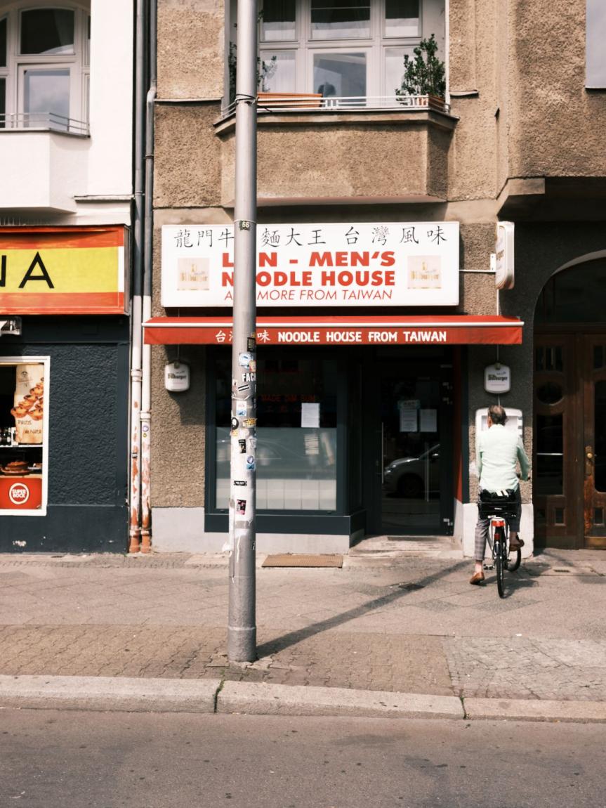 Lon-Men's Noodle House