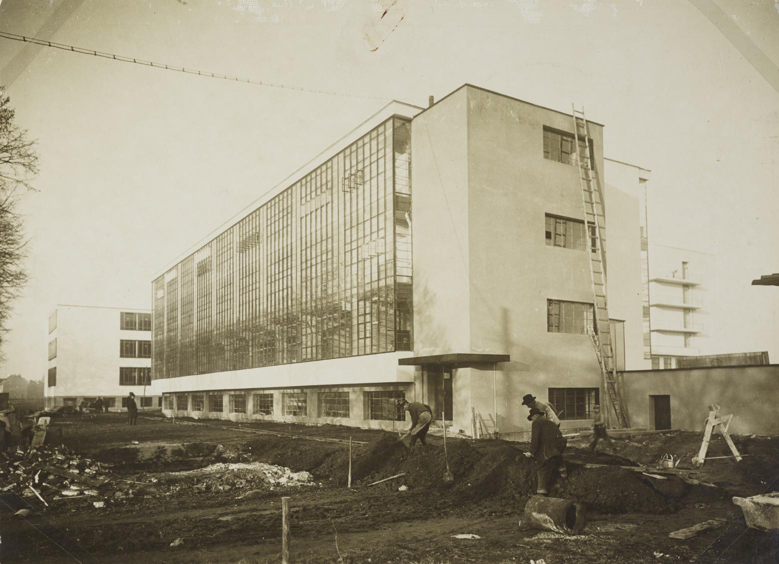 Bauhausgebäude Dessau, Architekt Walter Gropius, Südwestansicht, 1926