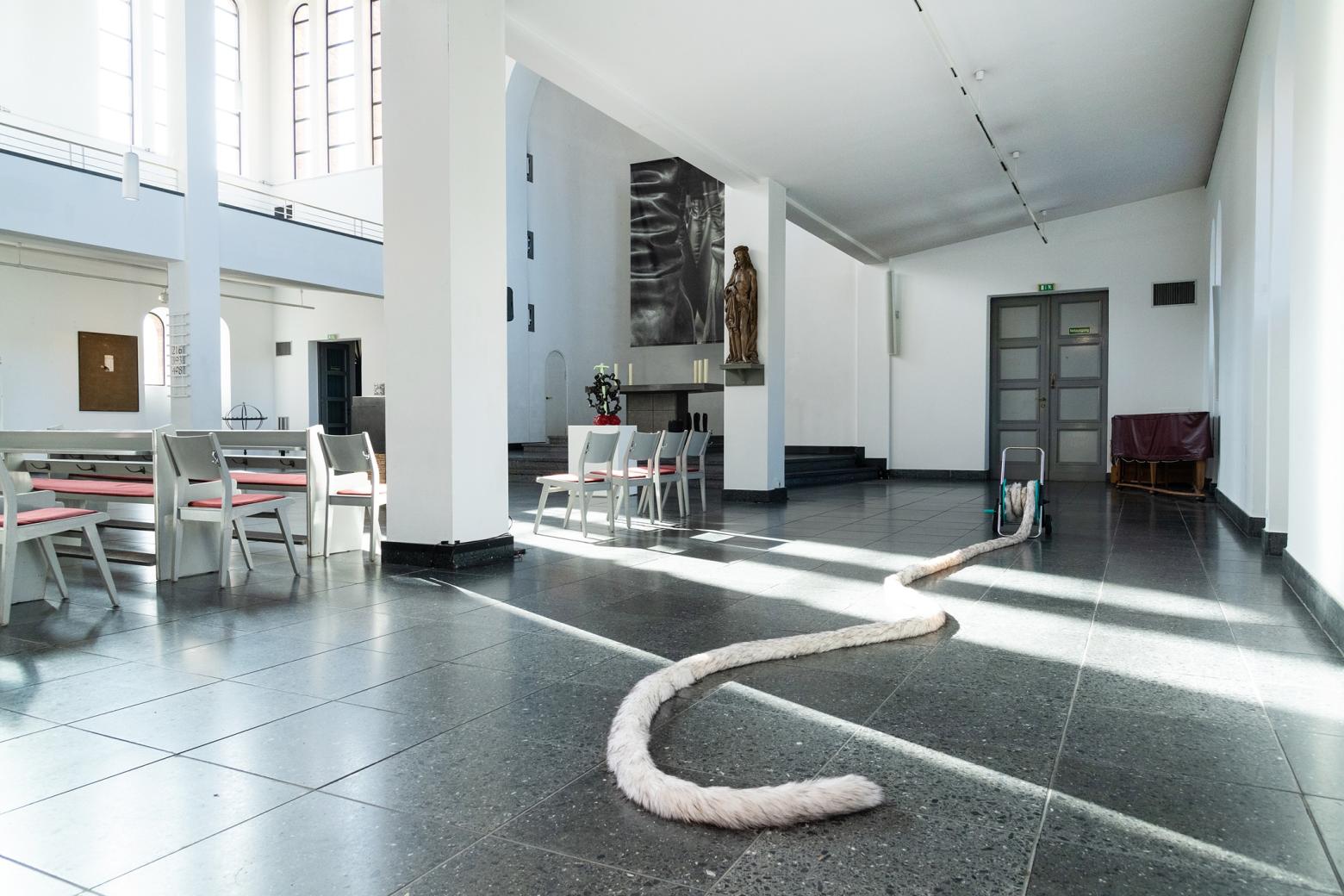 "LICHTAUS LICHTAN", Ausstellungsansicht St. Matthäus-Kirche, Berlin