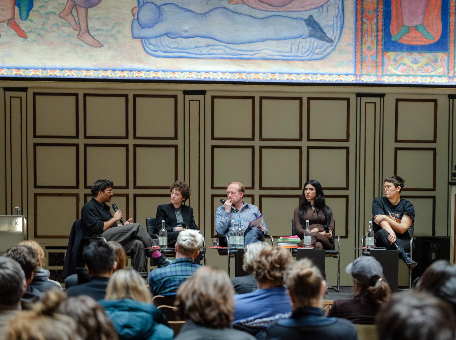V.l.n.r.: Senthuran Varatharajah, Sasha Marianna Salzmann, Mathias Zeiske, Cemile Sahin, Enis Maci