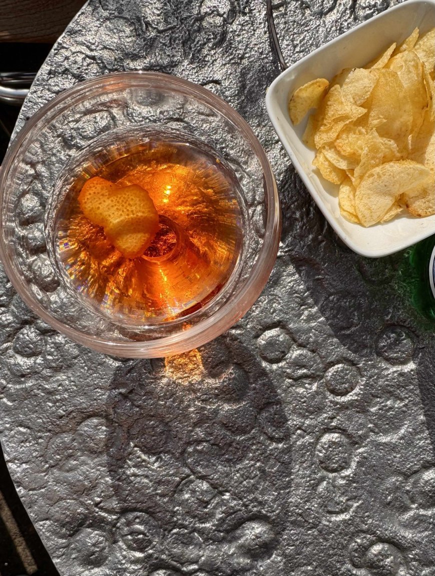 Aperol Spritz und Chips