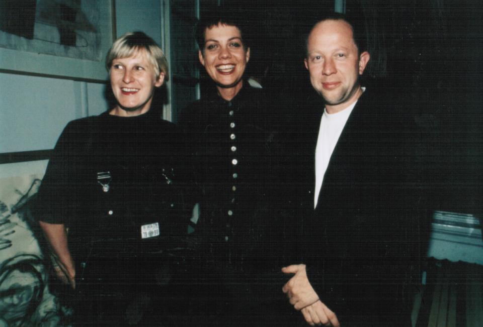 Galerist Gerd Harry "Judy" Lybke mit Elke Hannemann und Kerstin Wahala