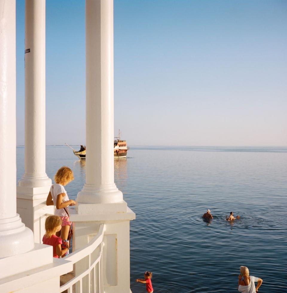 Sommer 2021. Ukraine. Die Uferpromenade der Hafenstadt Berdjansk. Die Stadt ist seit dem 27. Februar 2022 von russischen Streitkräften besetzt