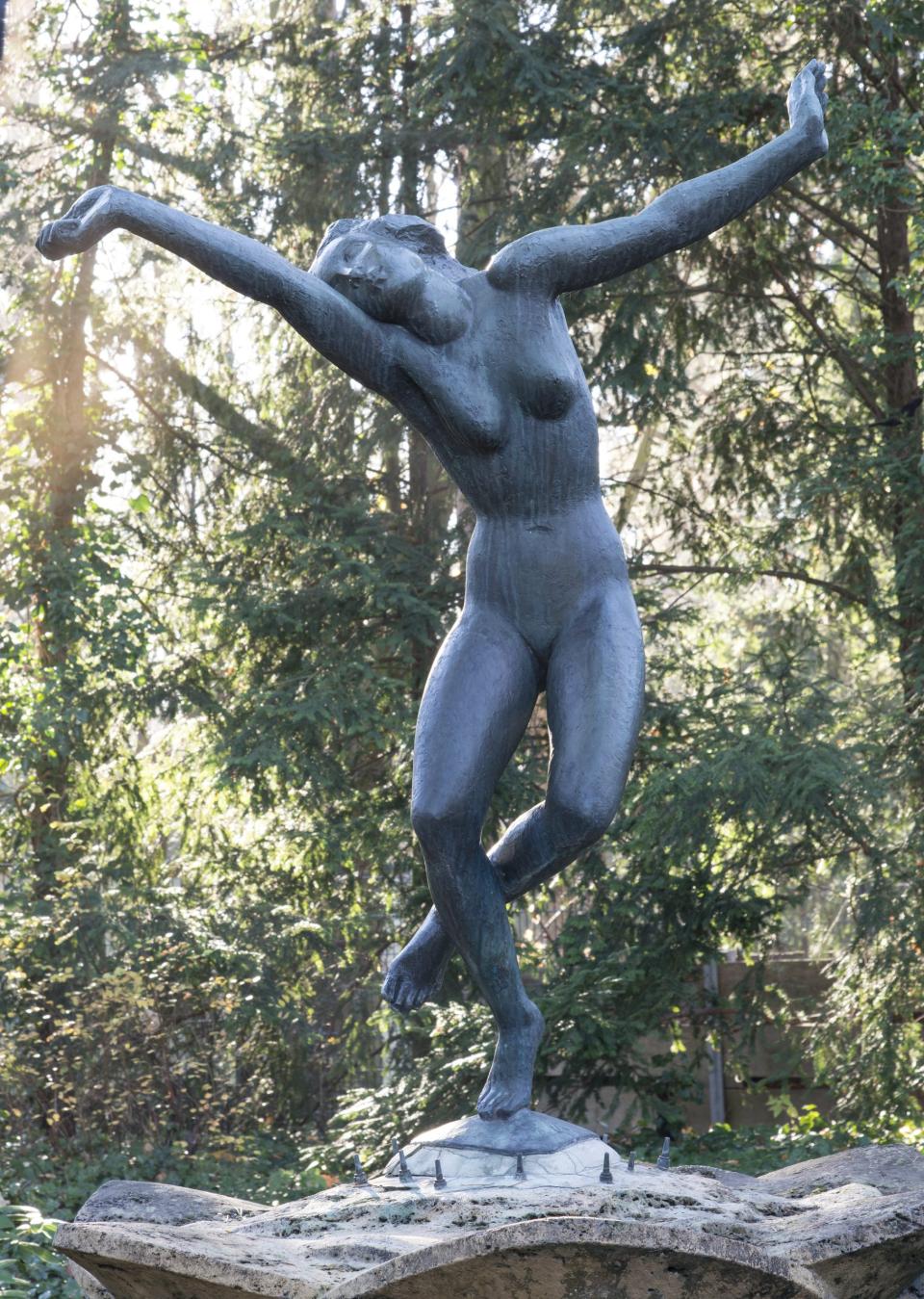 Georg Kolbe "Tänzerinnen-Brunnen", 1922