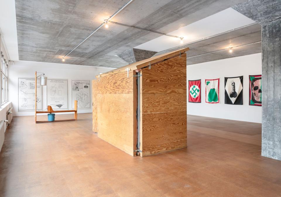 "Im Land der Motive brennt kein Licht mehr", Ausstellungsansicht, Sammlung Grässlin, St. Georgen, 2025