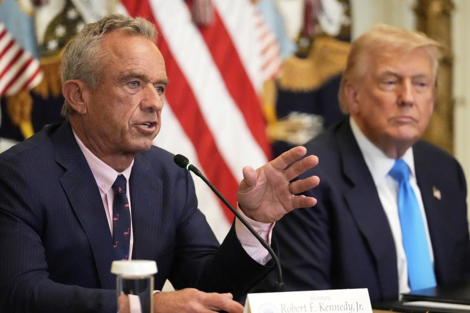 Robert F. Kennedy Jr. und Donald Trump am Mittwoch im East Room des Weißen Hauses