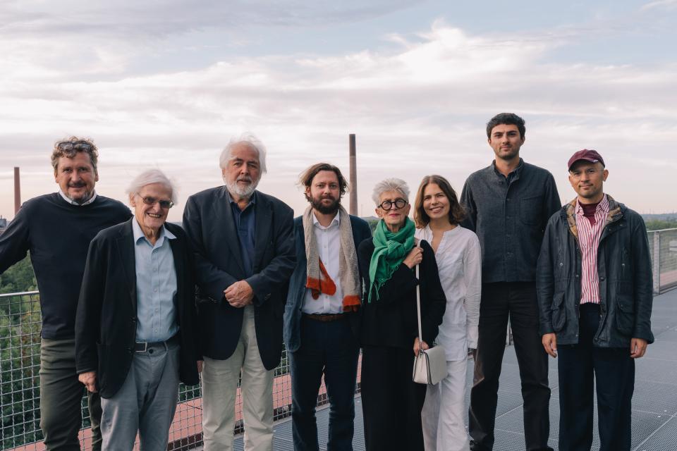 Das Artistic Team der Manifesta 16 (von links): Josep Bohigas, Henry Meyric Hughes, René Block, Krzysztof Kościuczuk, Anda Rottenberg, leonie Herweg, Michael Kurtz und Gürsoy Doğtaş