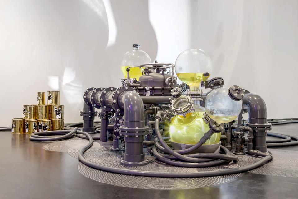 Thomas Feuerstein "Metabolica", Ausstellungsansicht MQ Freiraum, Wien, 2025