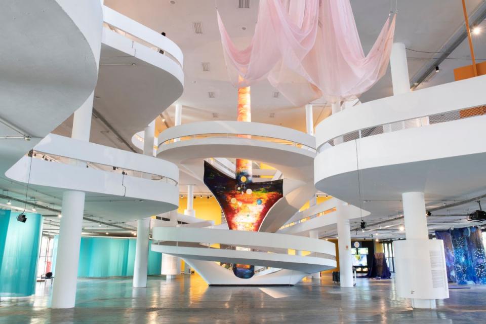 Tanka Fonta "Philosophies of Being, Perception, and Expressivity of Being", Installationsansicht "Not All Travellers Walk Roads – Of Humanity as Practice", 36. Biennale von São Paulo, 2025