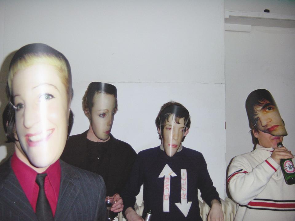 Michael Riedel und Dennis Loesch "Club[b]ed Club (Remake Club Eleven)", Oskar-von-Miller-Straße 16, Frankfurt am Main, 2002