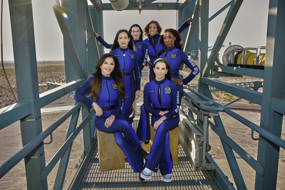 Die Blue-Origin-Crew, bestehend aus Katy Perry, Gayle King, Aisha Bowe, Kerianne Flynn, Lauren Sánchez und Amanda Nguyen