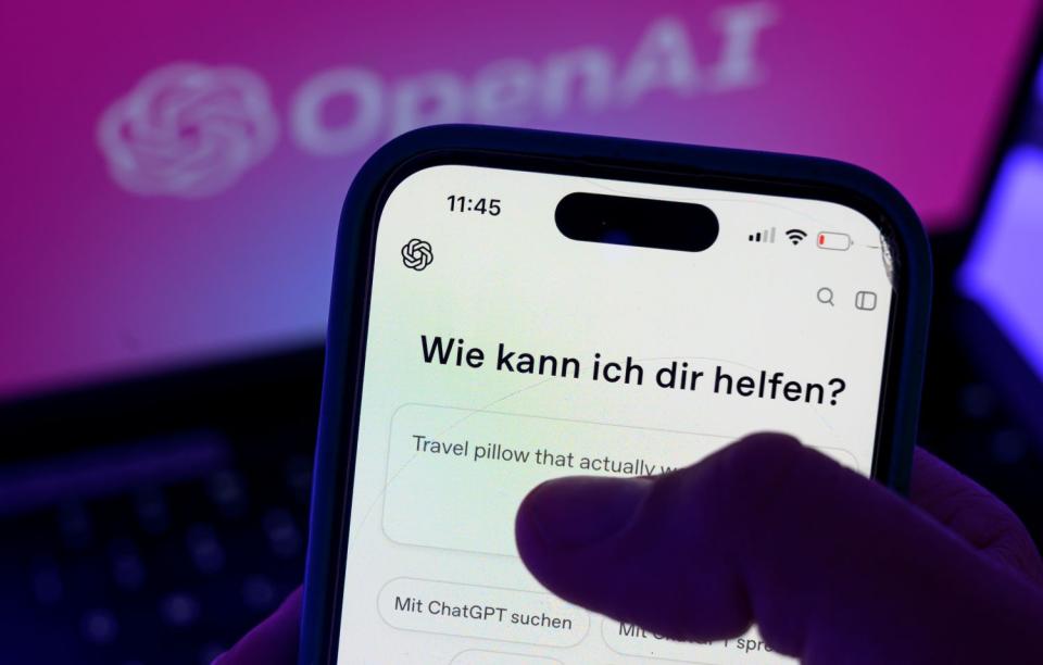 Smartphone mit ChatGPT: "Menschen verdienen in psychischen Ausnahmesituationen bessere Hilfe, als die von Chatbots