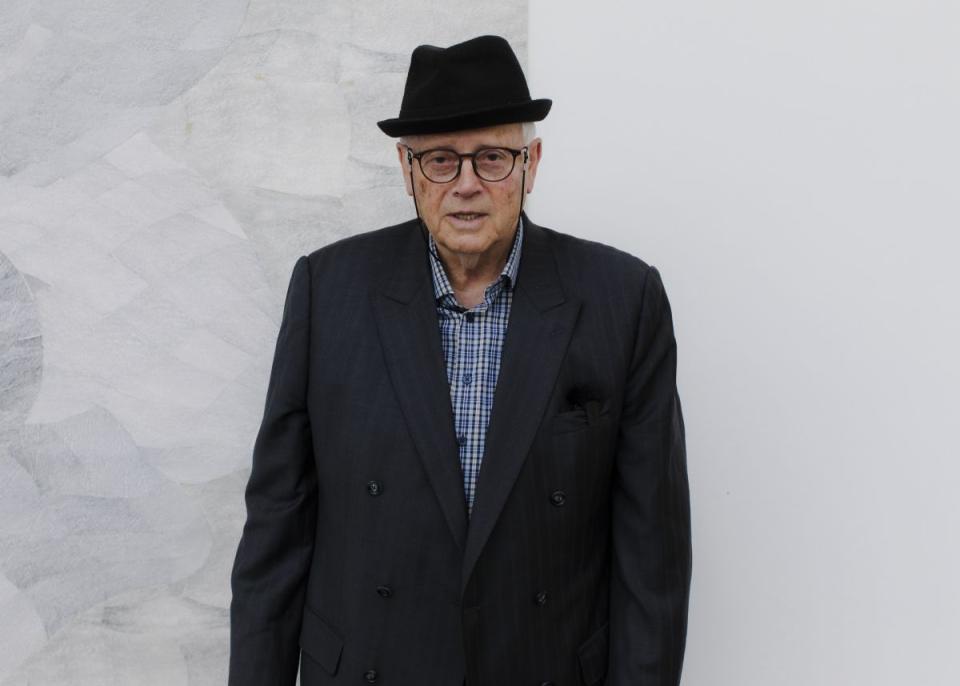 Thomas Bayrle in seiner Einzelausstellung "bewegung im stillstand", Neugerriemschneider, Berlin, 2025