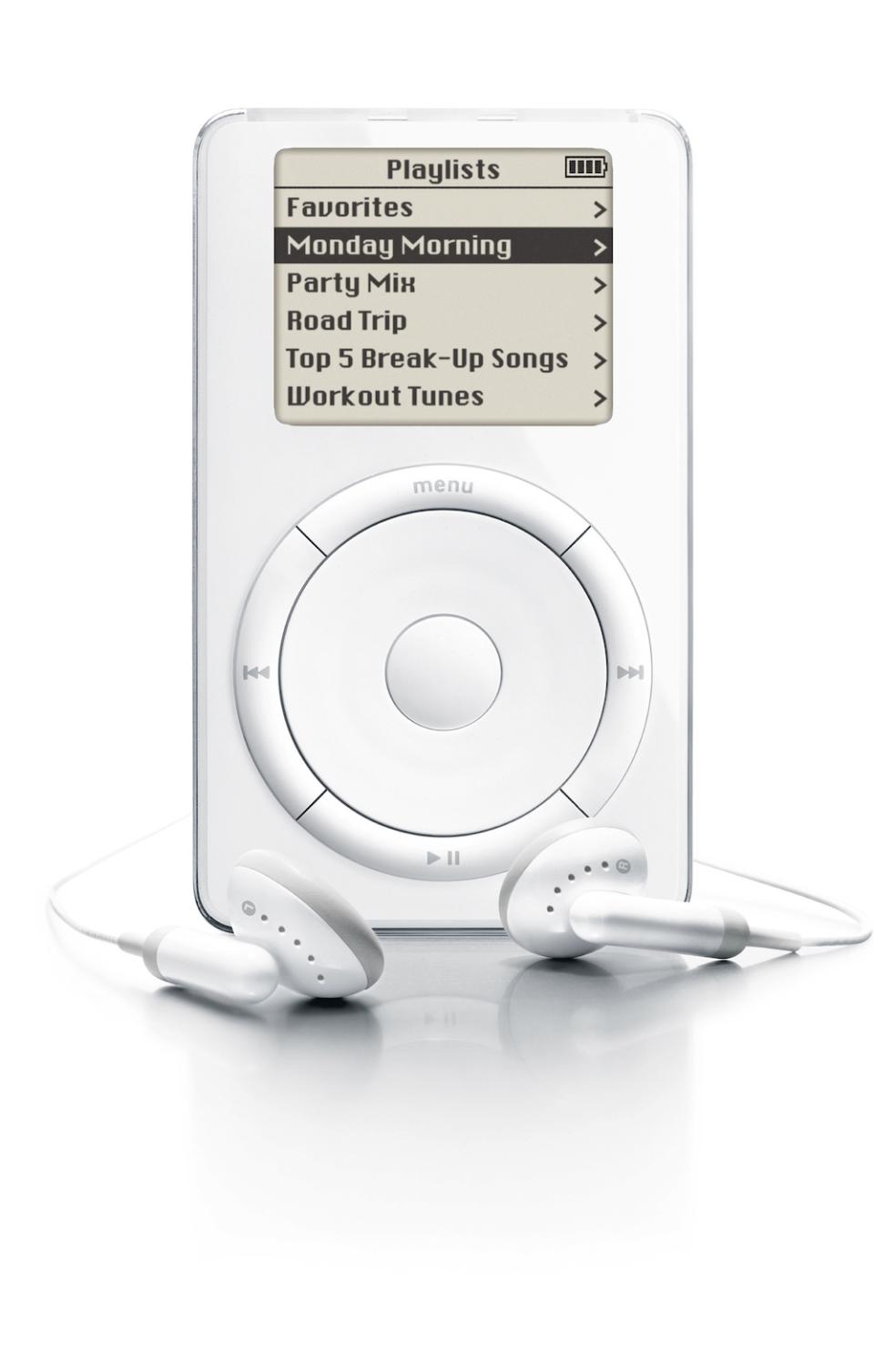Der erste iPod, den der damalige Apple-Chef Steve Jobs am 23. Oktober 2001 vorgestellt hat, enthielt eine 5-Gigabyte-Festplatte und konnte dank MP3-Komprimierung rund 1000 Musikstücke speichern