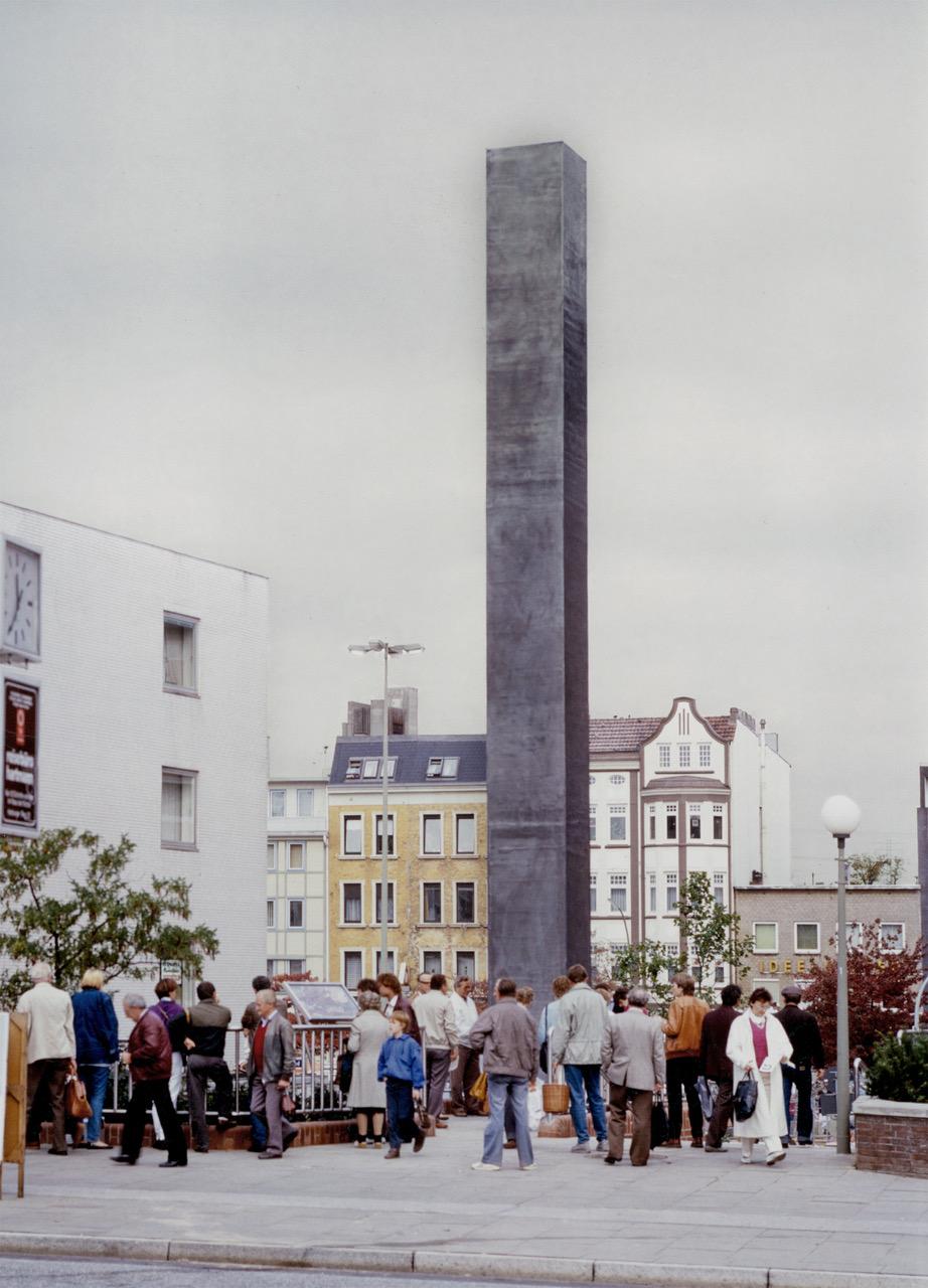 Esther Shalev-Gerz und Jochen Gerz "Monument gegen Faschismus", 1986-1993