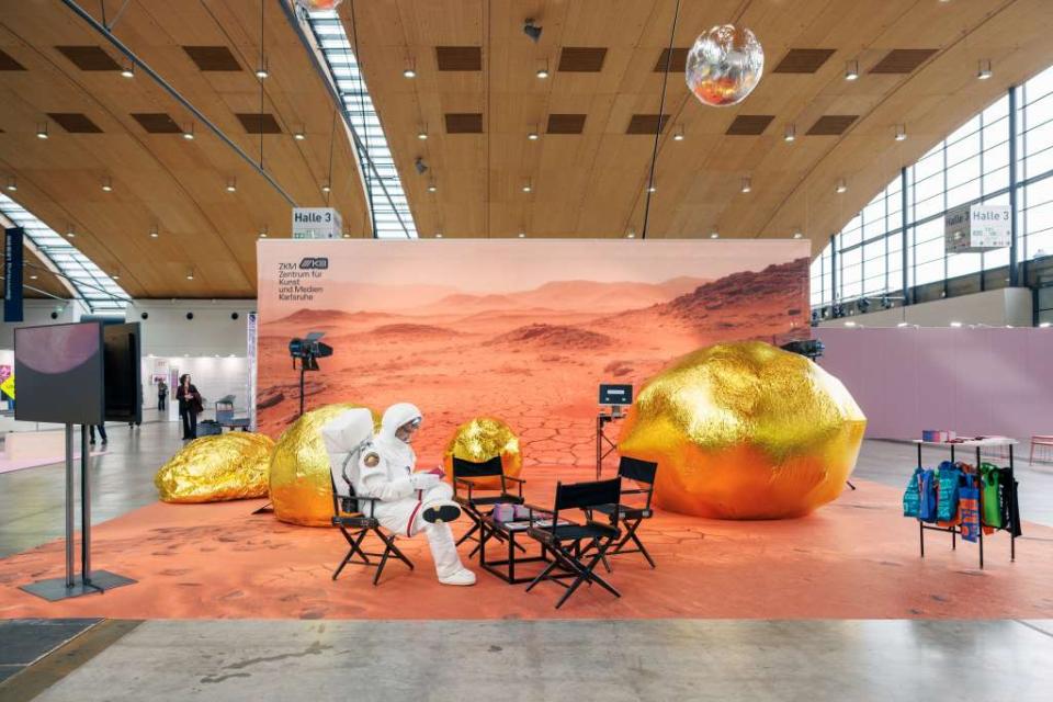"MARS!"-Station des ZKM auf der Art Karlsruhe
