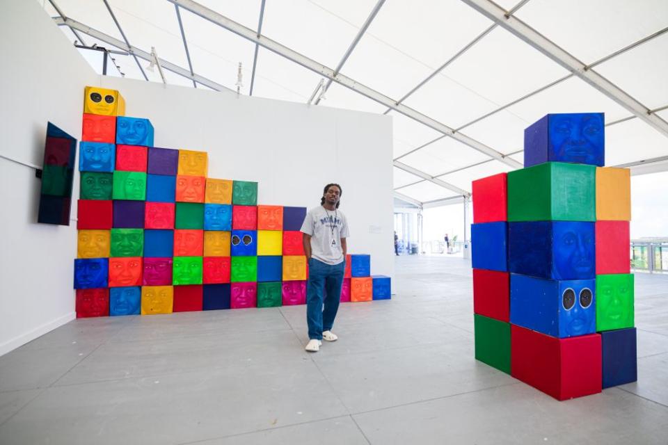 Ken Nwadiogbu in seiner Arbeit "    Journey Mercies", Scope Art Fair, Miami 2022