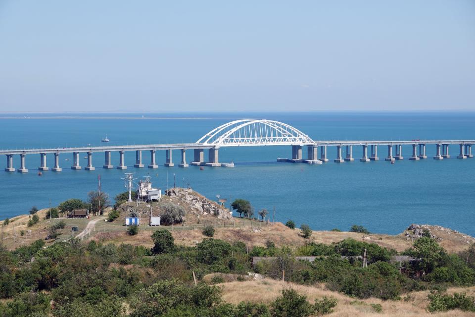 Die Krim-Brücke erstreckt sich zwischen Kertsch auf der Krim-Halbinsel und dem russischen Festland, 2019
