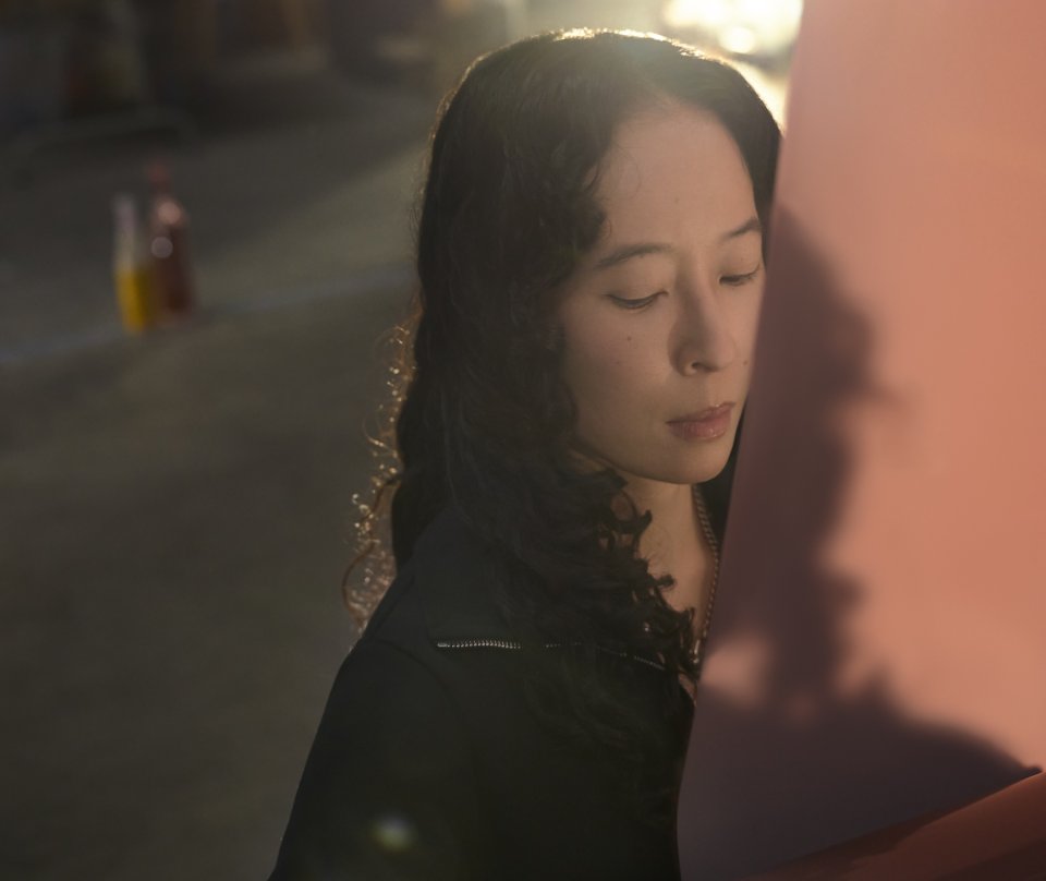 Lotus L. Kang bei den Vorbereitungen ihrer Ausstellung "The Face of Desire Is Loss" für den Bvlgari-Pavillon