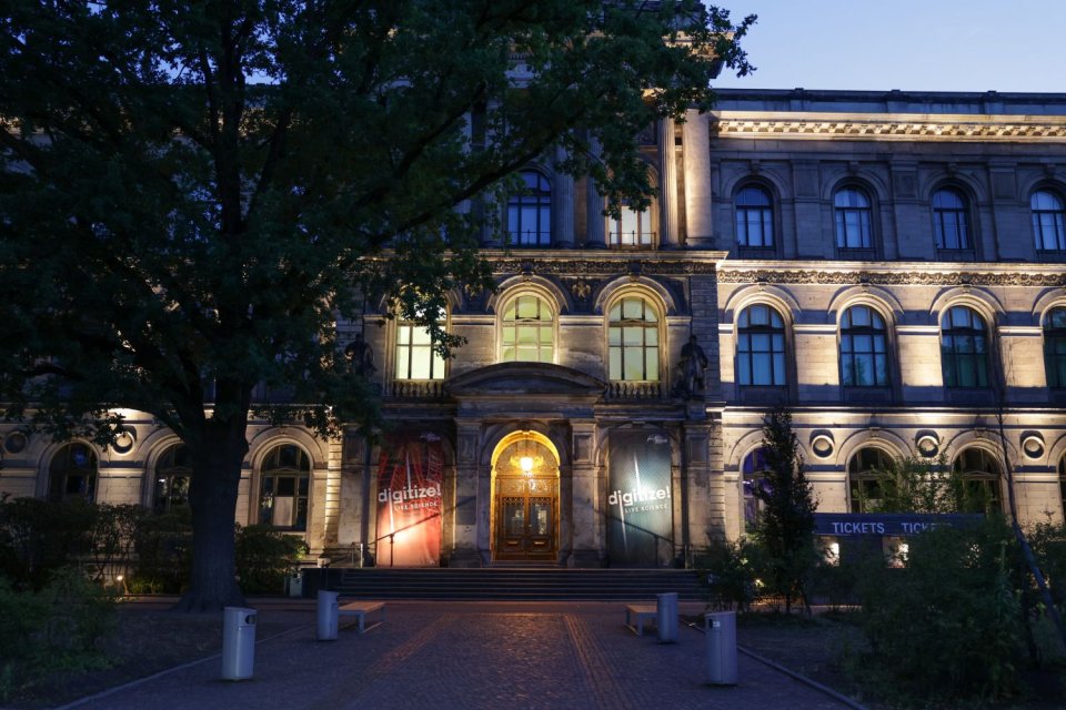 Blick auf das Berliner Naturkundemuseum am frühen Morgen