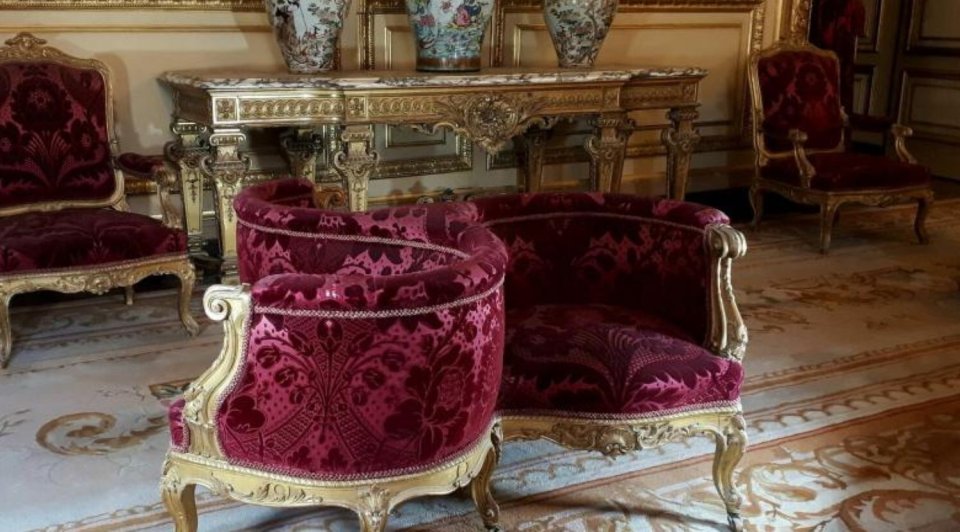 Der “Indiscret” im Louvre stammt aus den Apartments von Napoléon