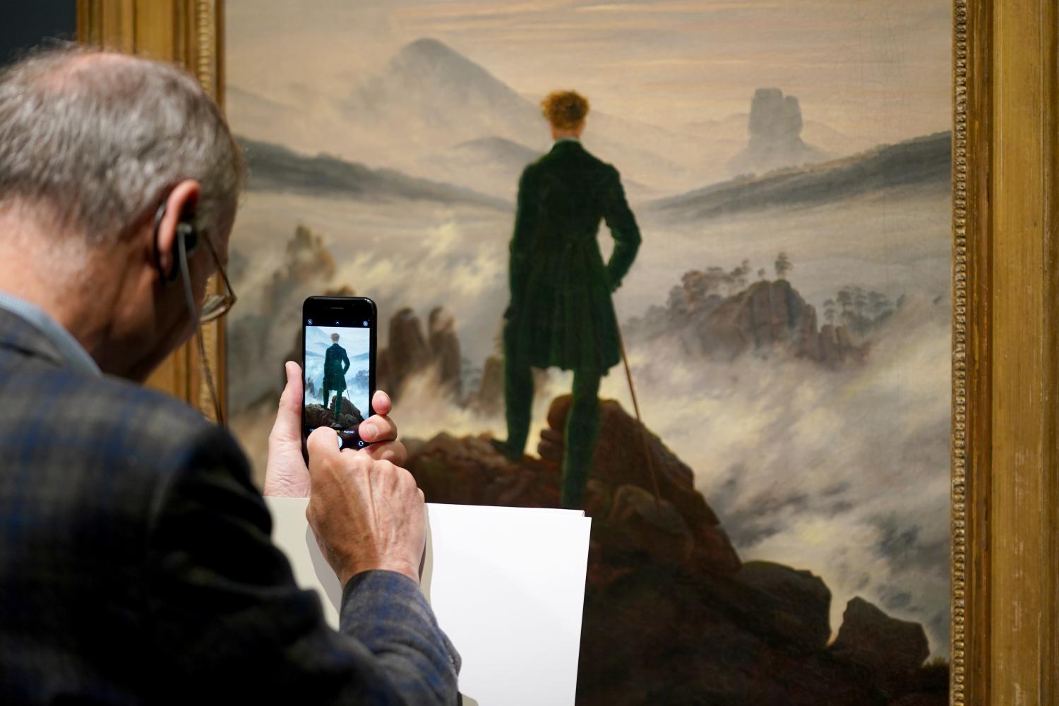 das Werk "Wanderer über dem Nebelmeer" von Caspar David Friedrich in der Hamburger Kunsthalle