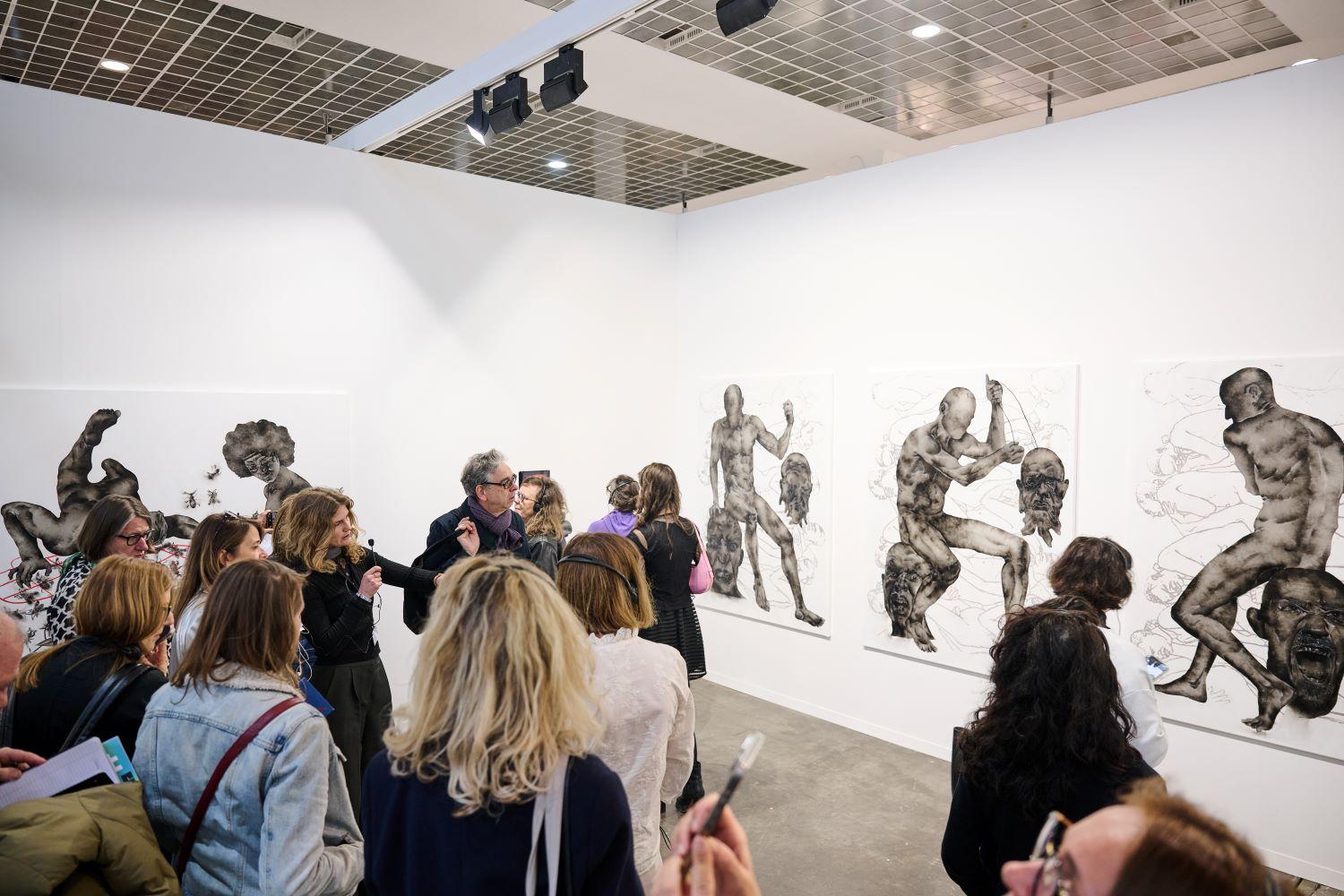 Stand der Galerie AFIKARIS auf der Art Brussels