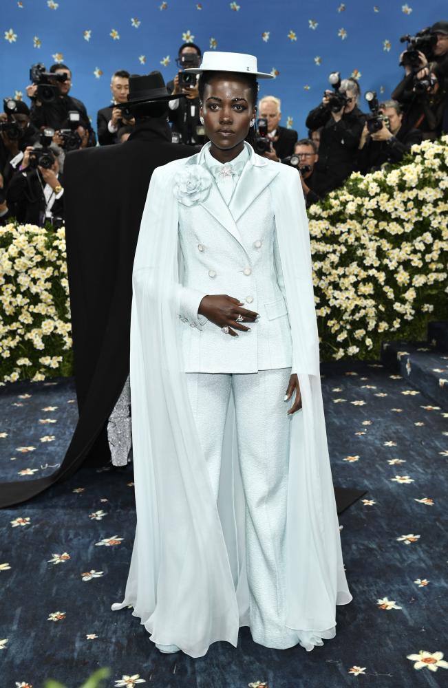 Schauspielerin Lupita Nyong'o bei der Benefizgala des Costume Institute des Metropolitan Museum of Art (The Met) zur Eröffnung der Ausstellung "Superfine: Tailoring Black Style" in New York