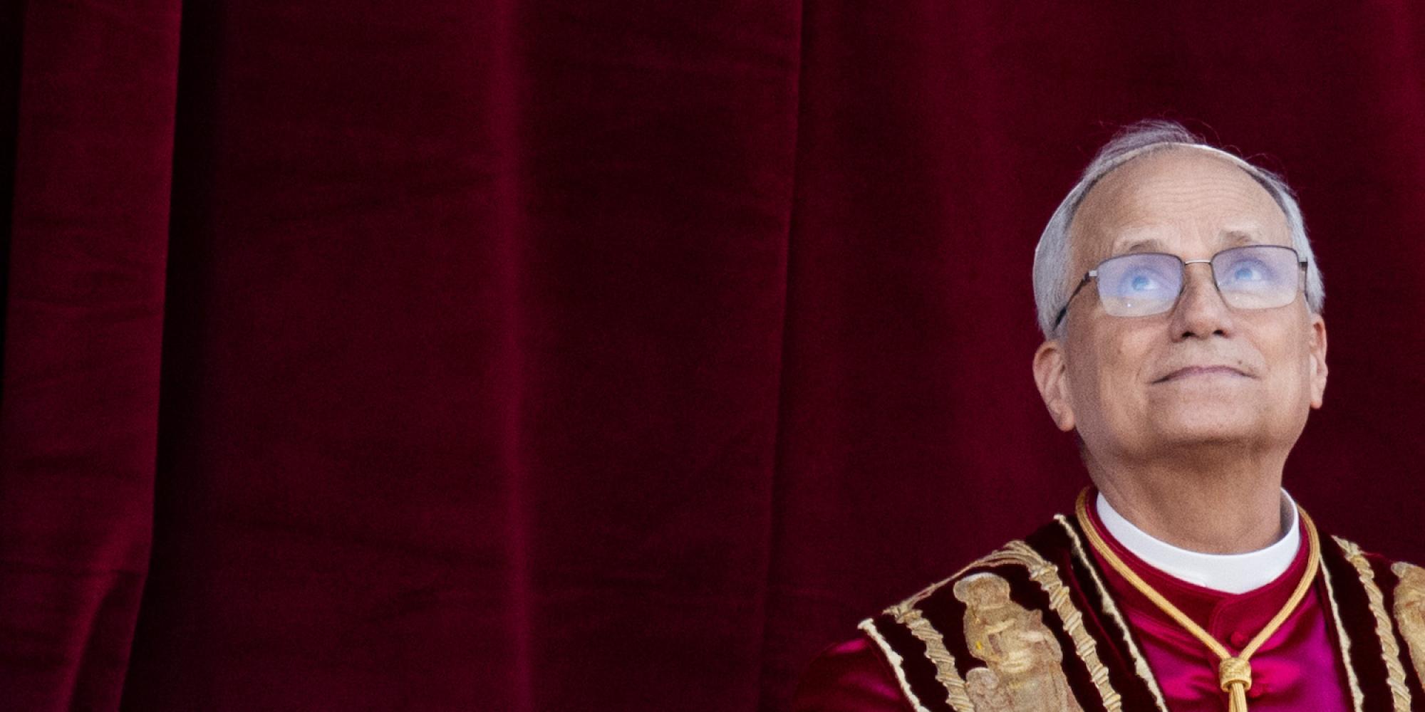 Der neu gewählte Papst Leo XIV., der US-Amerikaner Robert Prevost, am Donnerstag nach dem Konklave auf dem Balkon des Petersdoms im Vatikan