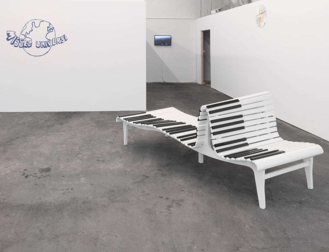 Installationsansicht "Merveilleuse Vue, Toute Ma Joie Sur Un Nuage", Tunnel Tunnel, Lausanne, 2025