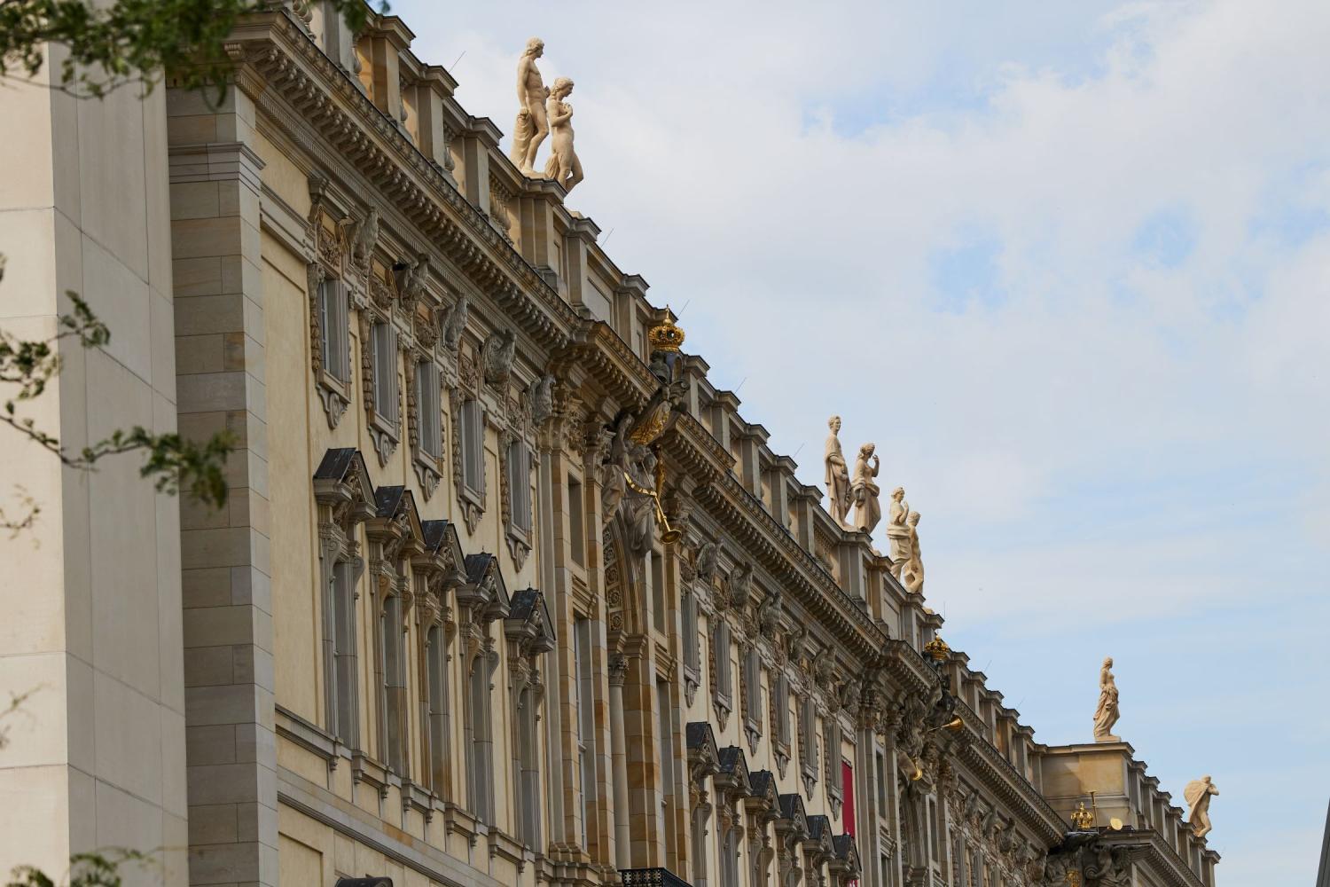 Balustradenfiguren auf dem Humboldt Forum, 2025