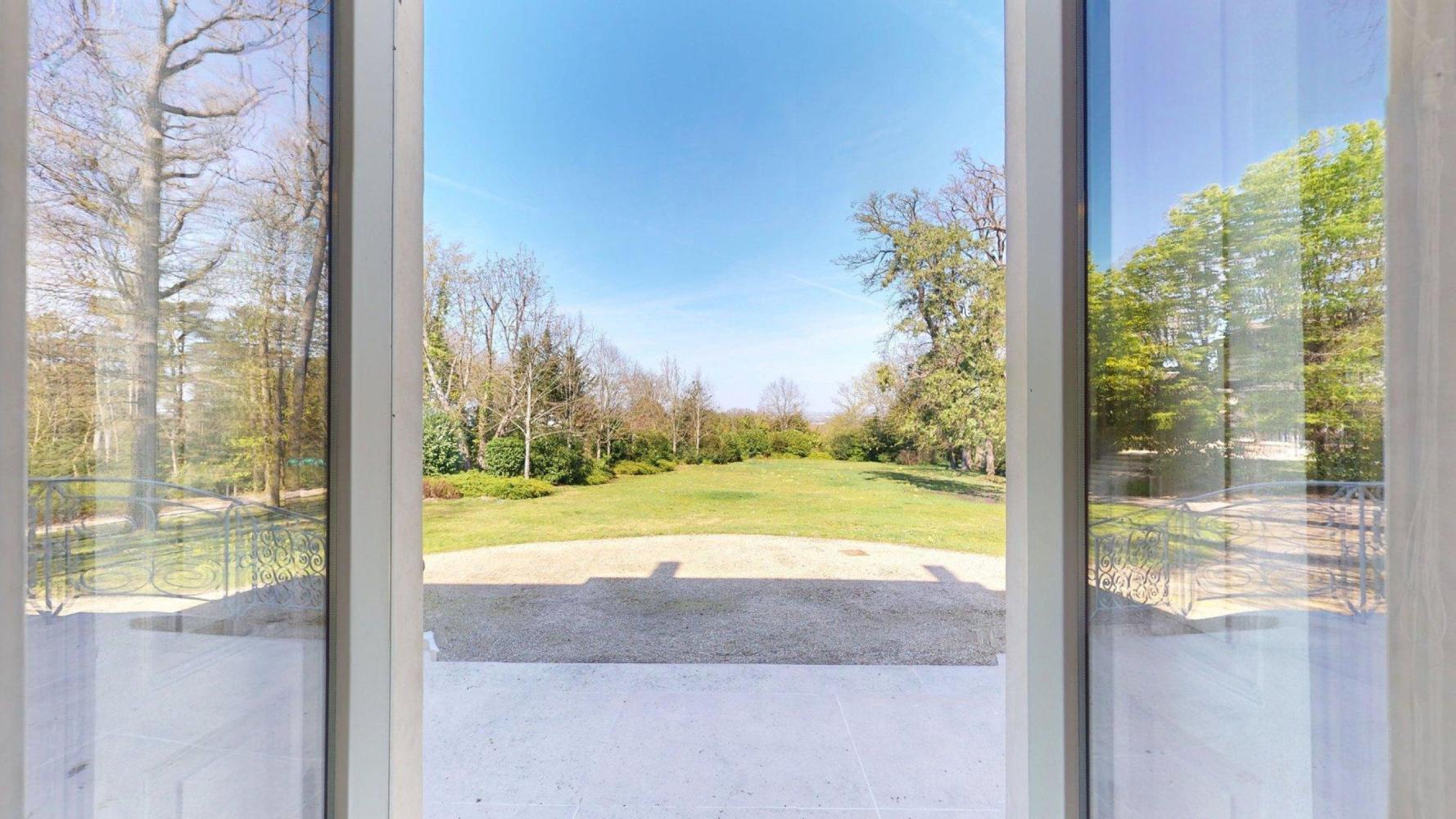 Blick in den Garten hinter Karl Lagerfelds Villa