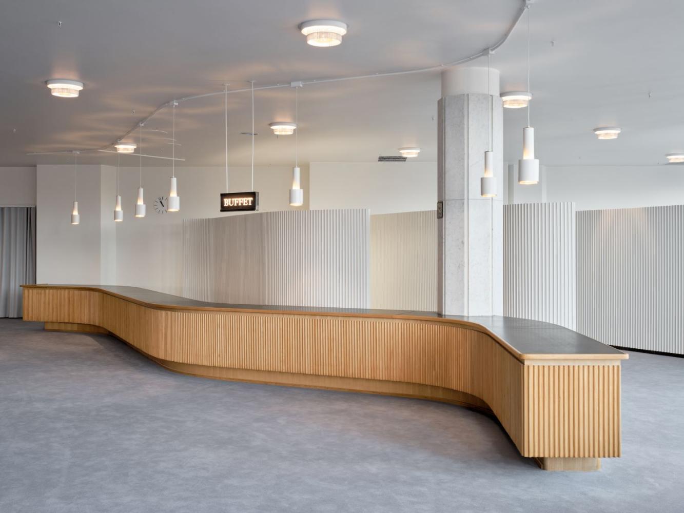 Foyer der Finlandia-Halle nach Entwürfen von Alvar Aalto