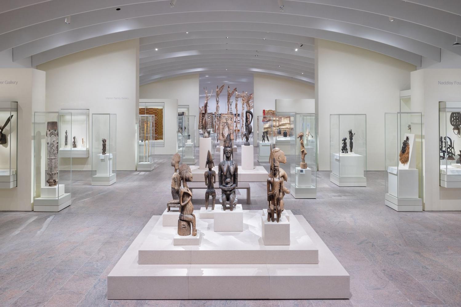 Installationsansicht des neuen Rockefeller-Flügels, Metropolitan Museum, New York, 2025