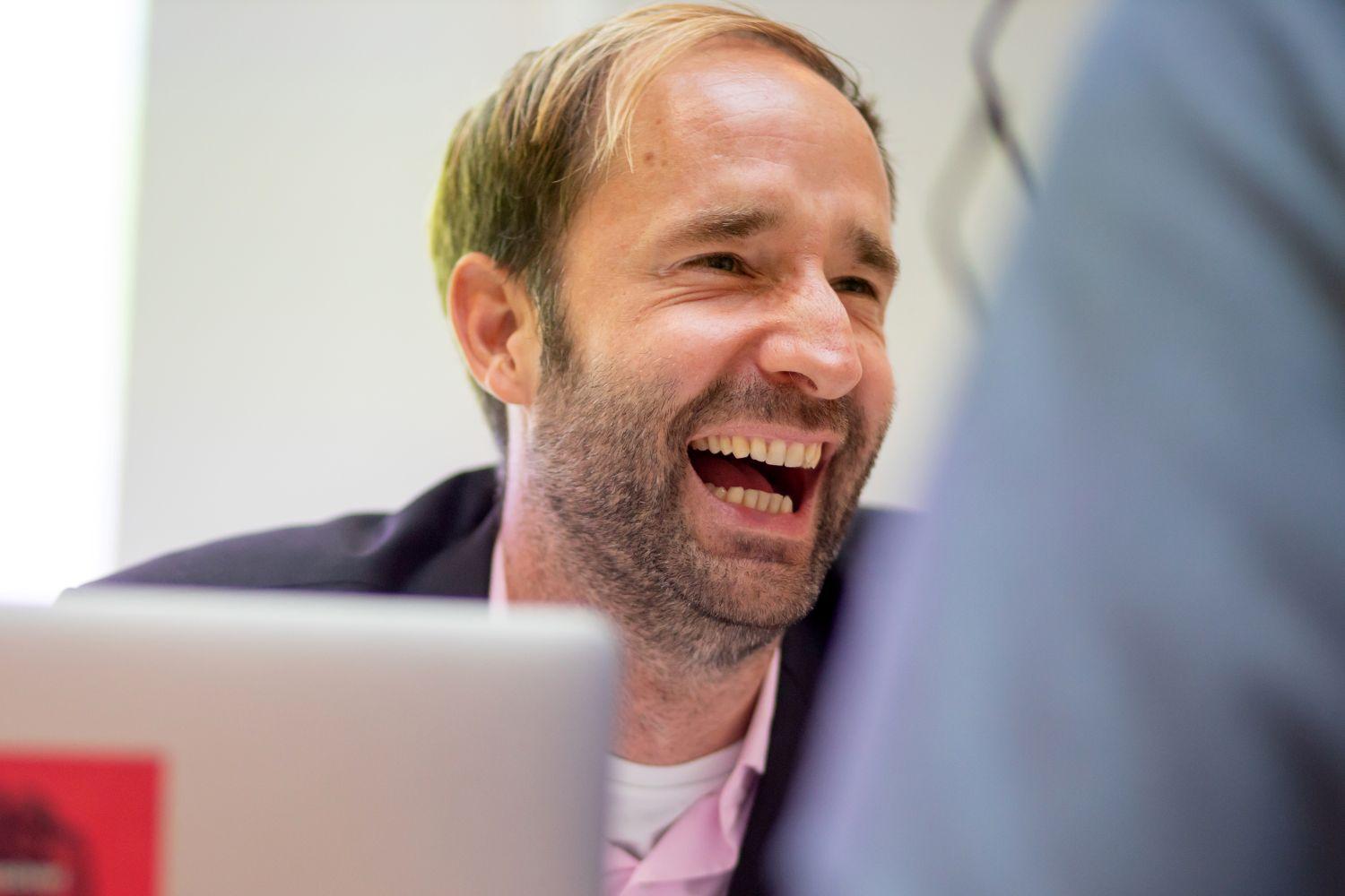 Philipp Ruch, Gründer des Zentrums für Politische Schönheit, 2019 bei einer Veranstaltung