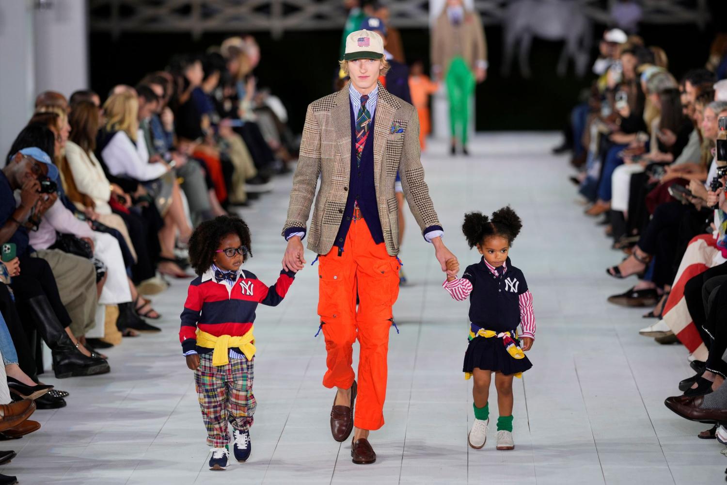 Models präsentieren Entwürfe aus der Ralph Lauren Kollektion Frühjahr/Sommer 2025, Bridgehampton
