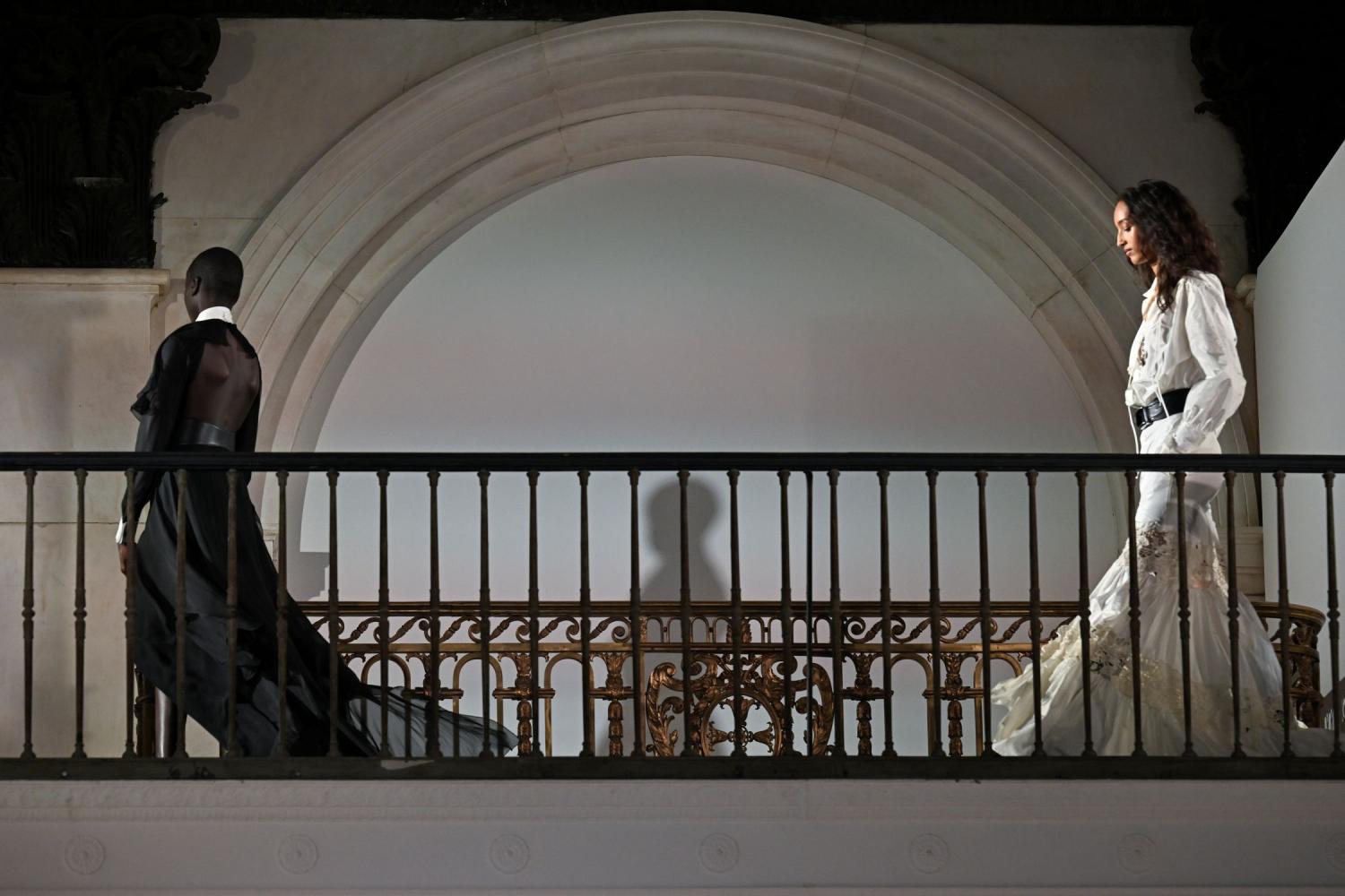 Models laufen über den Laufsteg bei der Herbst 2025 Präsentation von Ralph Lauren, New York