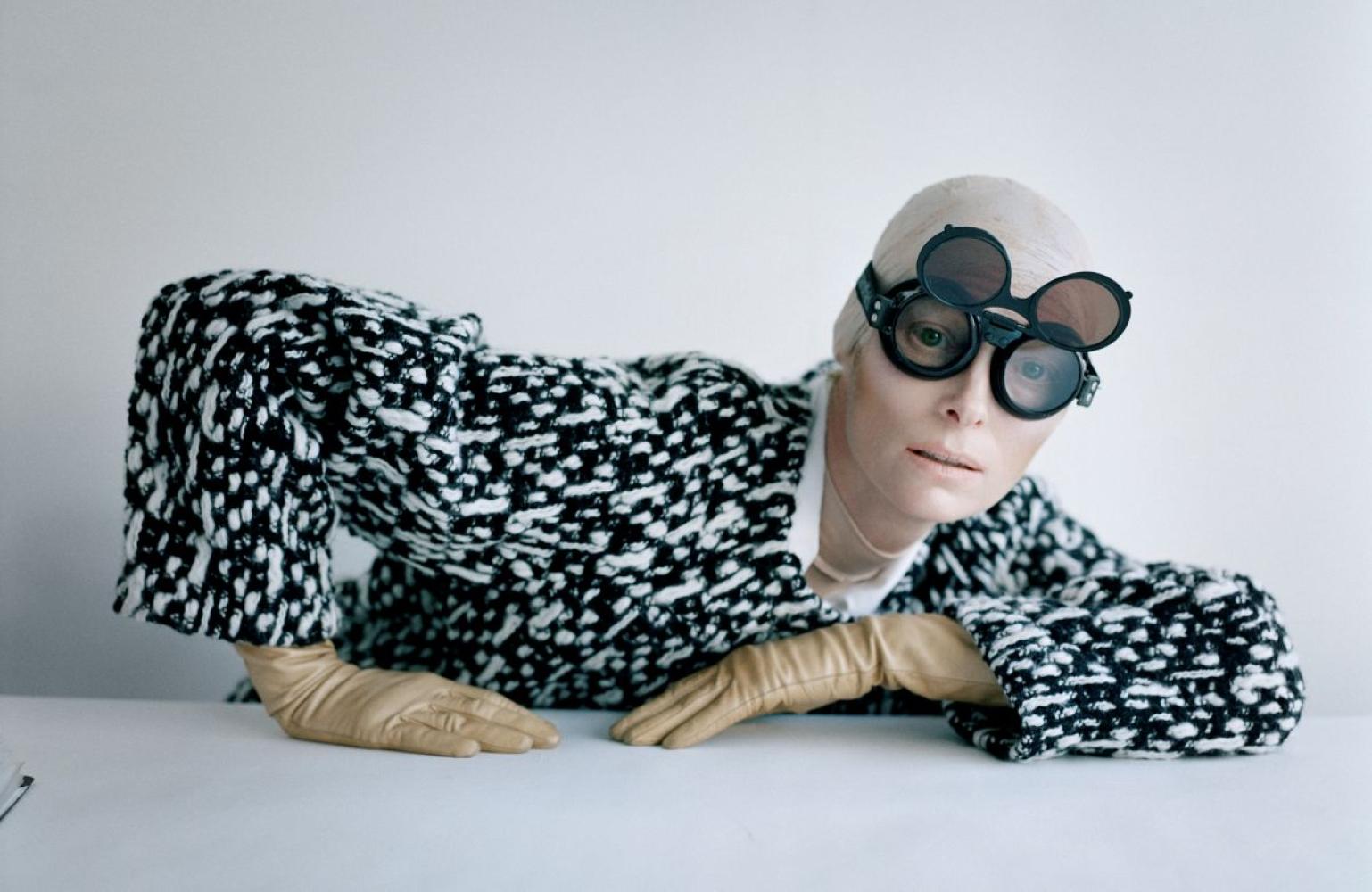 Tilda Swinton in Yves Saint Laurent, Reykjavík, 2011, fotografiert von Tim Walker