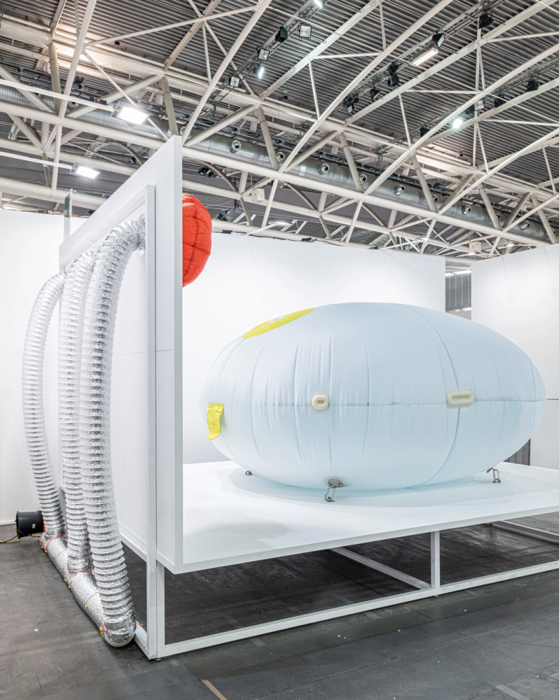 Installationsansicht Rose Easton, Artissima, Turin 2025