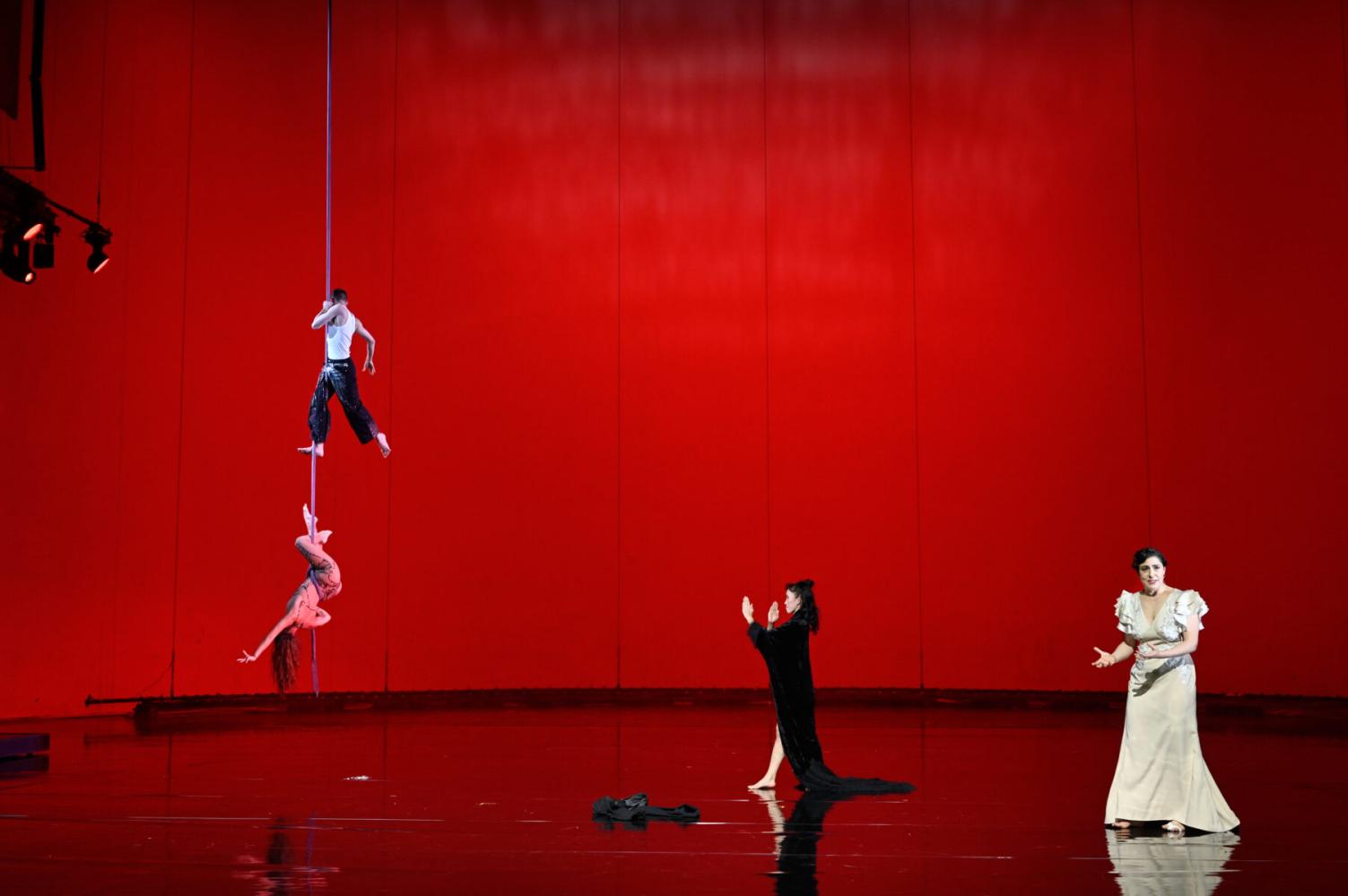 Szene aus "Goodbye Berlin", v.l.n.r.: Oksana Chupryniuk, Moritz Lucht, Miki Shoji, Fernanda Farah