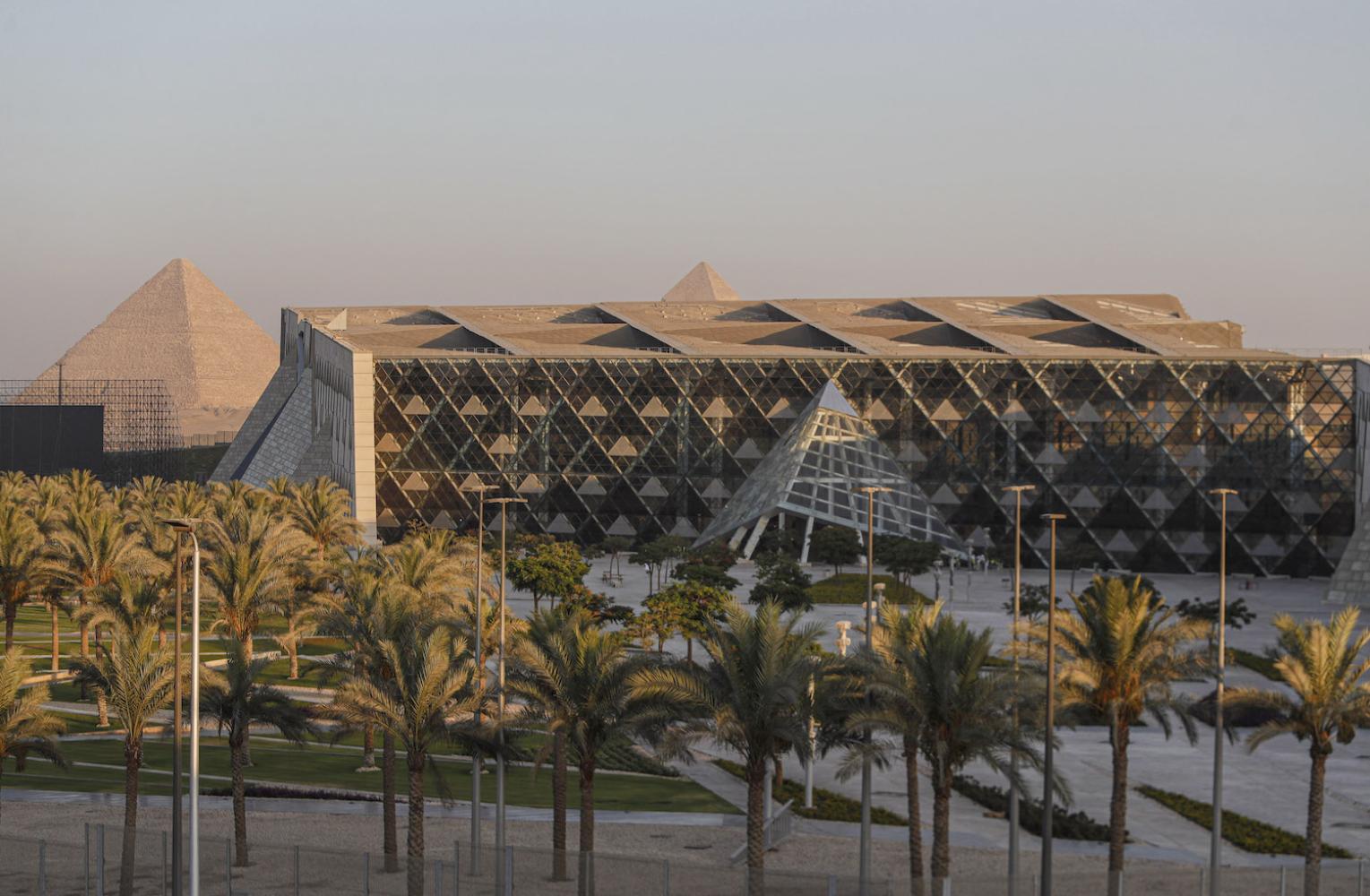 Das Große Ägyptische Museum in der Nähe der Pyramiden von Gizeh