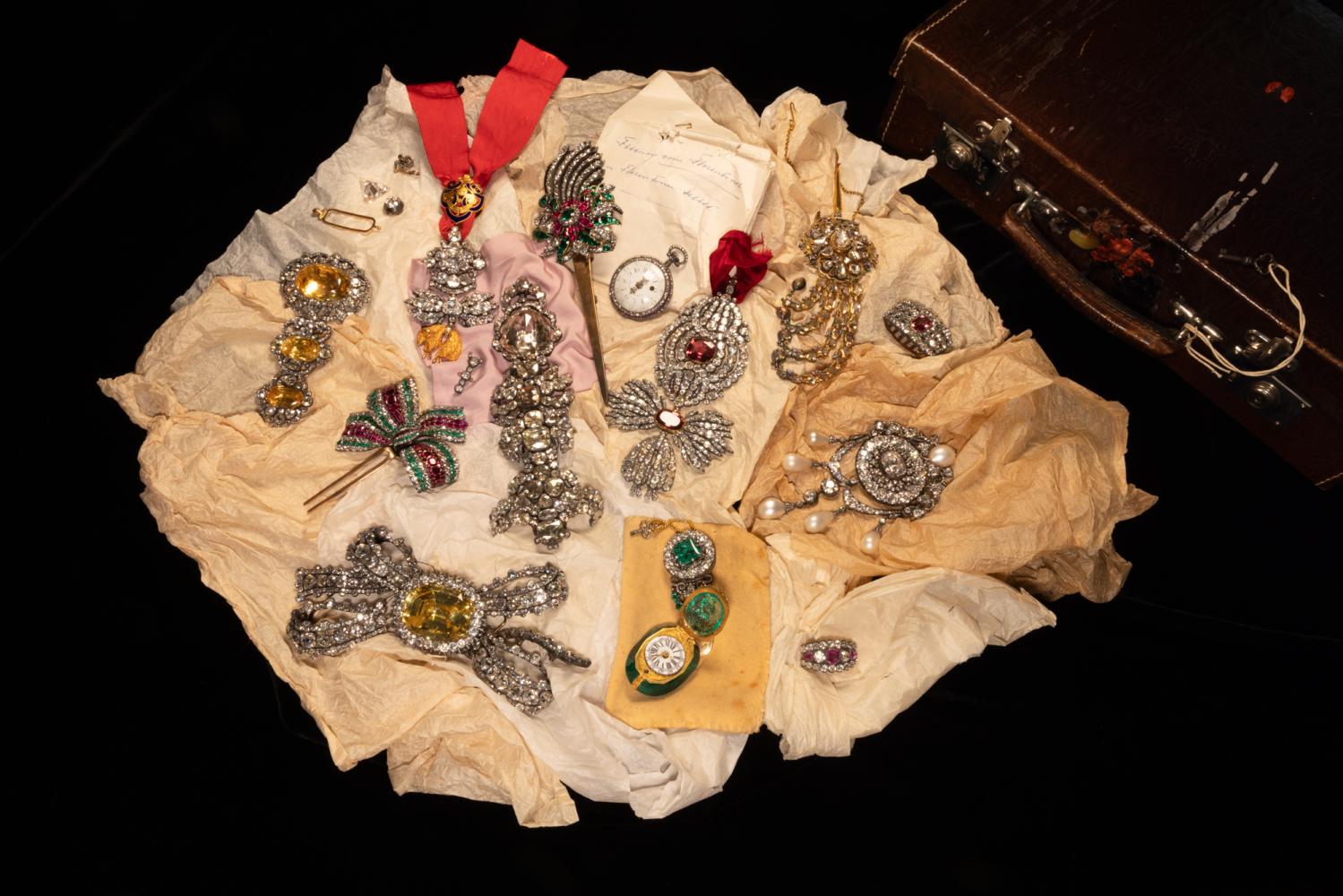 Wieder aufgetauchte Schmuckstücke der Familie Habsburg