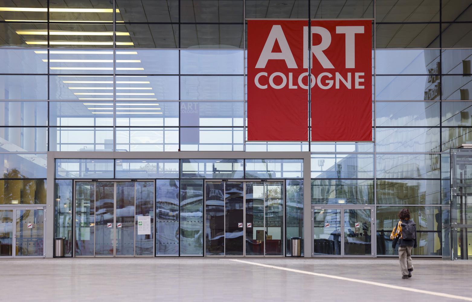 Eingang zur Kunstmesse Art Cologne